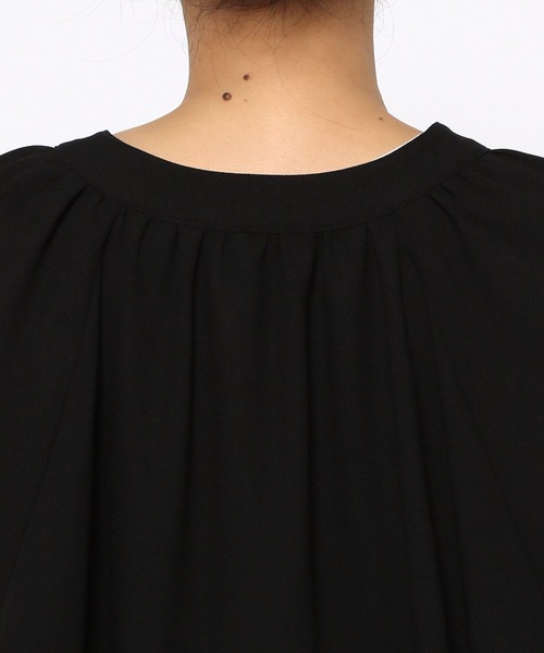 LEPSIM(レプシィム)の「UVギャザーネックブルゾン 262357(ブルゾン・レディース・ブラック/モカ/カーキ・FREE)」の16枚目の写真