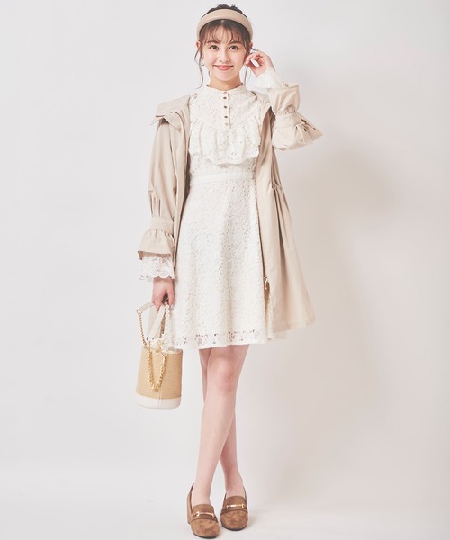 31 Sons de mode(トランテアン ソン ドゥ モード)の「袖レースロングマウンテンパーカー(マウンテンパーカー・レディース・ベージュ/クリーム・36)」の2枚目の写真