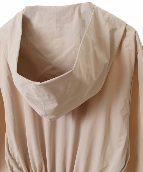 31 Sons de mode(トランテアン ソン ドゥ モード)の「袖レースロングマウンテンパーカー(マウンテンパーカー・レディース・ベージュ/クリーム・36)」の6枚目の写真