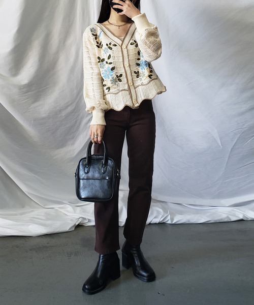 me+em select(ミームセレクト)の「ボリューム袖かぎ編みレース花刺繍カーディガン(カーディガン/ボレロ・レディース・ホワイト/ベージュ/ネイビー/モカ・FREE)」の20枚目の写真