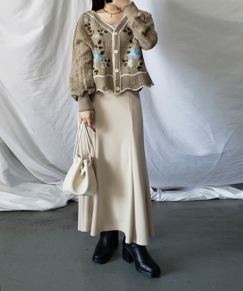 me+em select(ミームセレクト)の「ボリューム袖かぎ編みレース花刺繍カーディガン(カーディガン/ボレロ・レディース・ホワイト/ベージュ/ネイビー/モカ・FREE)」の17枚目の写真