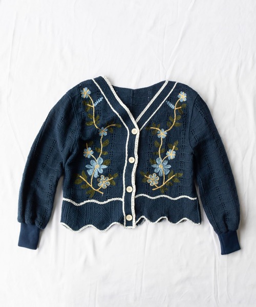 me+em select(ミームセレクト)の「ボリューム袖かぎ編みレース花刺繍カーディガン(カーディガン/ボレロ・レディース・ホワイト/ベージュ/ネイビー/モカ・FREE)」の16枚目の写真