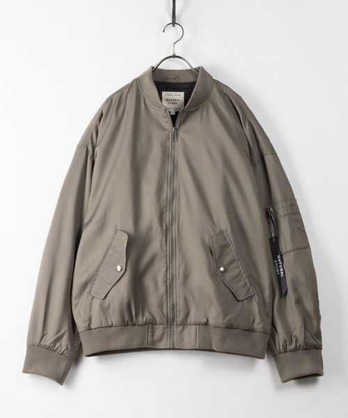 SlashDate(スラッシュデイト)の「ビッグシルエット ドロップショルダー MA-1 ブルゾン(MA-1・メンズ・ブラック/ベージュ/カーキ・M/L/XL)」の8枚目の写真
