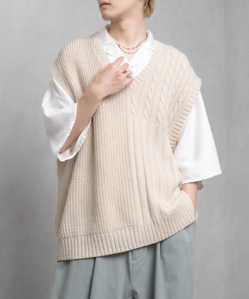 Adoon plain（アドーンプレーン）の「【Adoon plain】アシンメトリーニットベスト（ベスト・メンズ・チャコールグレー/クリーム・FREE）」の2枚目の写真