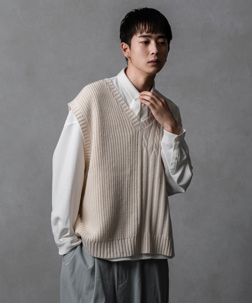 Adoon plain（アドーンプレーン）の「【Adoon plain】アシンメトリーニットベスト（ベスト・メンズ・チャコールグレー/クリーム・FREE）」の8枚目の写真