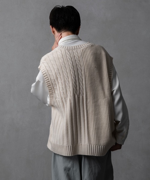 Adoon plain（アドーンプレーン）の「【Adoon plain】アシンメトリーニットベスト（ベスト・メンズ・チャコールグレー/クリーム・FREE）」の11枚目の写真