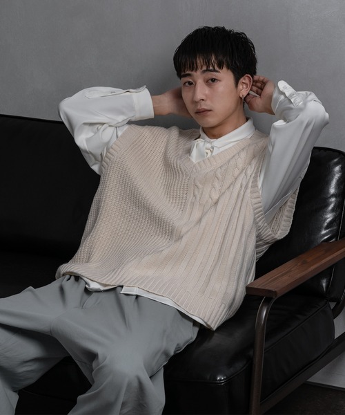 Adoon plain（アドーンプレーン）の「【Adoon plain】アシンメトリーニットベスト（ベスト・メンズ・チャコールグレー/クリーム・FREE）」の6枚目の写真