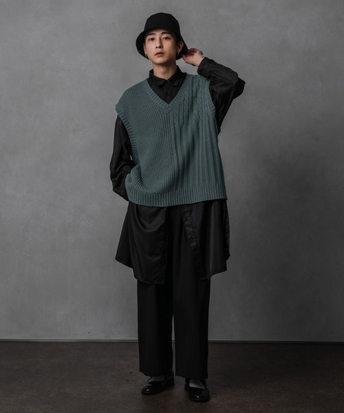 Adoon plain（アドーンプレーン）の「【Adoon plain】アシンメトリーニットベスト（ベスト・メンズ・チャコールグレー/クリーム・FREE）」の17枚目の写真