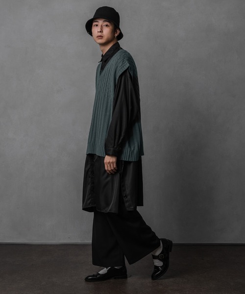 Adoon plain（アドーンプレーン）の「【Adoon plain】アシンメトリーニットベスト（ベスト・メンズ・チャコールグレー/クリーム・FREE）」の18枚目の写真