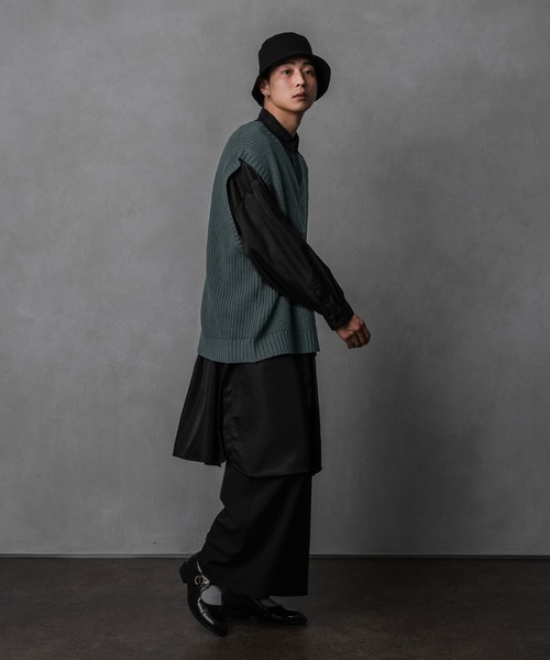 Adoon plain（アドーンプレーン）の「【Adoon plain】アシンメトリーニットベスト（ベスト・メンズ・チャコールグレー/クリーム・FREE）」の19枚目の写真