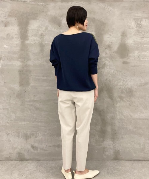 BEARDSLEY（ビアズリー）の「フロントスカーフ柄ニット（ニット/セーター・レディース・アイボリー/カーキ・FREE）」の6枚目の写真