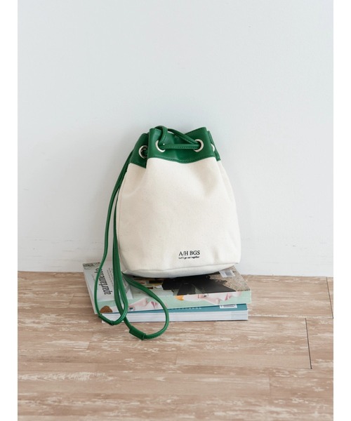 AMERICAN HOLIC（アメリカンホリック）の「キャンバス配色　巾着バッグ（ショルダーバッグ・レディース・ブラック/グリーン・FREE）」の4枚目の写真
