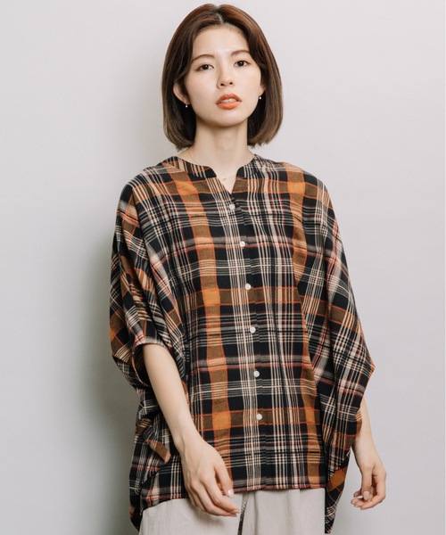 refinedworks（リファインドワークス）の「マドラス柄ドルマンBL（シャツ/ブラウス・レディース・ブラック/オレンジ/オートミール・FREE）」の2枚目の写真