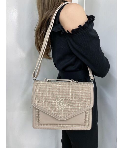 EATME（イートミー）の「EMロゴフラップバッグ（ショルダーバッグ・レディース・ベージュ/ブラック・FREE）」の2枚目の写真