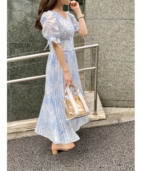 INGNI（イング）の「トワルドジュイVネックプリーツ／ワンピース（ワンピース・レディース・ホワイト×レッド/ホワイト×ブルー/ホワイト×グレー・M）」の6枚目の写真