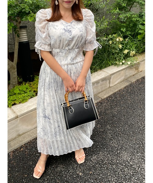 INGNI（イング）の「トワルドジュイVネックプリーツ／ワンピース（ワンピース・レディース・ホワイト×レッド/ホワイト×ブルー/ホワイト×グレー・M）」の11枚目の写真