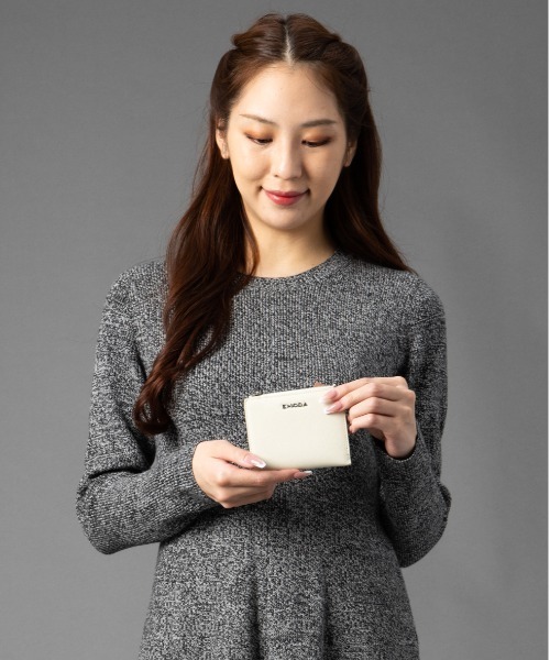 EMODA（エモダ）の「EMODA/エモダ　サフィアーノ調二つ折りウォレット（財布・レディース・ブラック/シルバー/アイボリー/ベージュ系その他・FREE）」の8枚目の写真