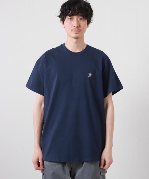JOURNAL STANDARD(ジャーナルスタンダード)の「【MADDEN / メデン】 RAT LOGO TEE(Tシャツ/カットソー・メンズ・ホワイト/ネイビー・MEDIUM/LARGE)」の5枚目の写真