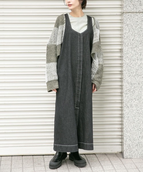 KBF（ケイビーエフ）の「マルチWAYフリルデニムワンピース（ワンピース・レディース・ブラック/ワンウォッシュ・ONE）」の4枚目の写真