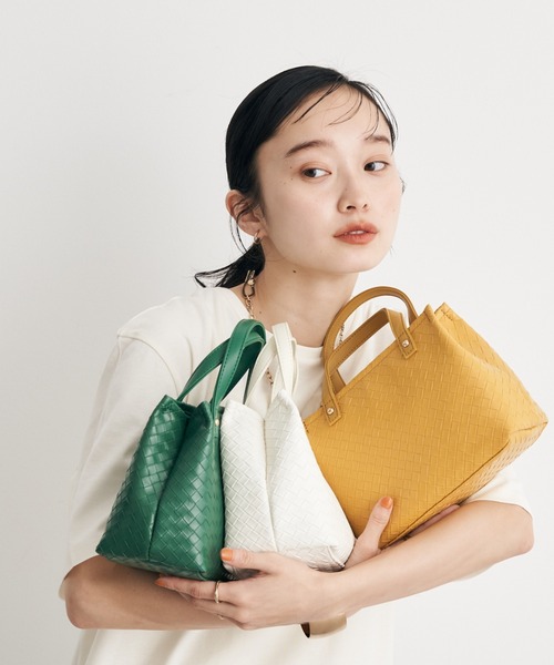 earth music&ecology（アースミュージックアンドエコロジー）の「イントレチャート型押しミニバッグ（トートバッグ・レディース・ホワイト/グリーン/イエロー・FREE）」の11枚目の写真