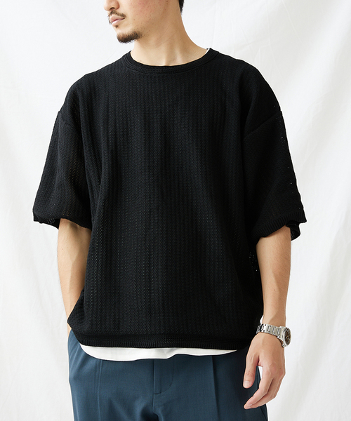JOURNAL STANDARD(ジャーナルスタンダード)の「【透かし編みニット+レイヤードインナーの2点セット】 クルーネック半袖Tシャツ(ニット/セーター・メンズ・ブラック/ベージュ/ピンク/ライトグリーン/ライトイエロー・MEDIUM/LARGE)」の1枚目の写真