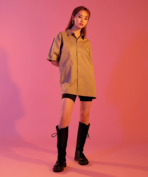 atmos pink（アトモスピンク）の「JUST A NOON × atmos pink ワークシャツ / ジャストアヌーン × アトモスピンク ワークシャツ 【SP】（シャツ/ブラウス・メンズ・カーキ/ベージュ・S/M）」の7枚目の写真