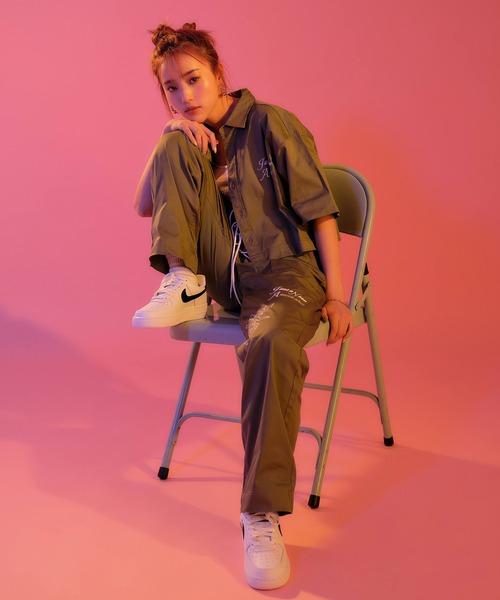 atmos pink（アトモスピンク）の「JUST A NOON × atmos pink ワークシャツ / ジャストアヌーン × アトモスピンク ワークシャツ 【SP】（シャツ/ブラウス・メンズ・カーキ/ベージュ・S/M）」の4枚目の写真