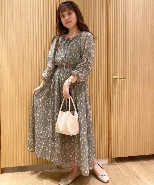 flower（フラワー）の「ニュアンスブルームワンピース（ワンピース・レディース・グリーン/ブラウン・FREE）」の15枚目の写真