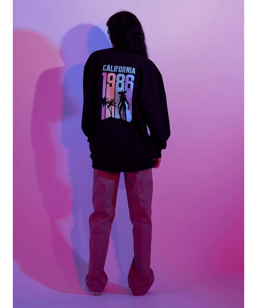Green　Parks（グリーンパークス）の「【UNISEX】■STRANGER THINGS CALIFORNIA 86（スウェット・レディース・ブラック・FREE）」の4枚目の写真