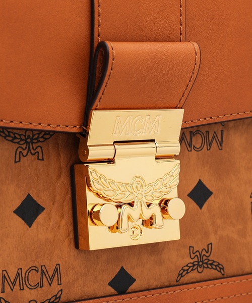 新品正規品 MCM レザー ヴィセトス柄 ショルダーバッグ 定価97,900円 新品正規品 MCM レザー ヴィセトス柄 ショルダーバッグ 定価97,900円