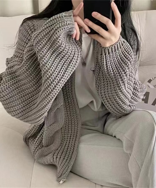 yuue' ( wear )（ユーイ）の「ビッグシルエット ジップアップ ニット カーディガン（ニット/セーター・レディース・ブラック/グレー/ピンク/ベージュ・FREE）」の6枚目の写真