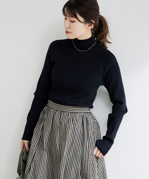 JOURNAL STANDARD(ジャーナルスタンダード)の「Peru sal ショルダーリブラインハイネックニット(ニット/セーター・レディース・グレー/ブラック/グリーン・FREE)」の1枚目の写真