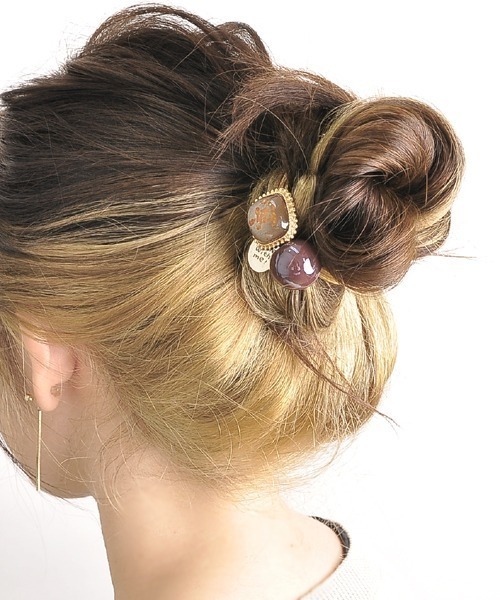 Mayree（メイリー）の「【float】ドライフラワー ボール チャーム ヘアゴム（ヘアゴム・レディース・オレンジ/グリーン/ピンク/パープル系2/パープル/オレンジ系1・FREE）」の15枚目の写真