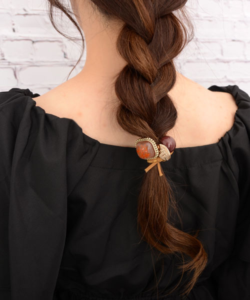 Mayree（メイリー）の「【float】ドライフラワー ボール チャーム ヘアゴム（ヘアゴム・レディース・オレンジ/グリーン/ピンク/パープル系2/パープル/オレンジ系1・FREE）」の12枚目の写真