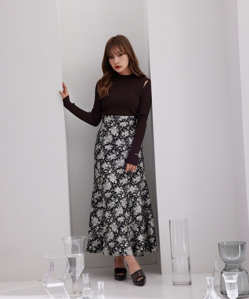 ANDGEEBEE（アンジービー）の「スラッシュハイネックニット（ニット/セーター・レディース・ブラック/ブラウン・MEDIUM）」の5枚目の写真