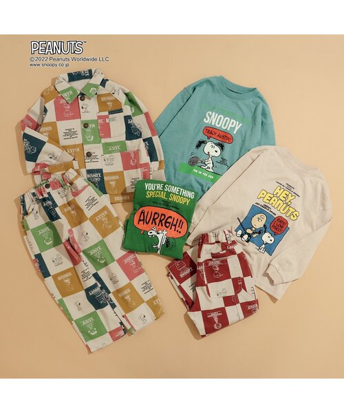 PEANUTS(ピーナッツ)の「PEANUTSコラボ カラフルTシャツ(Tシャツ/カットソー・キッズ・ブルー/グレー/オフホワイト/グリーン/レッド/チャコール/イエロー・80/90/100/110/120)」の13枚目の写真