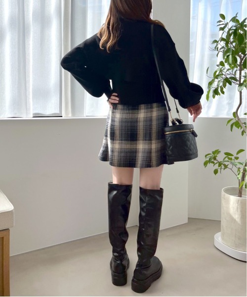 OLIVE des OLIVE（オリーブデオリーブ）の「クロップドトップス×インナー（ニット/セーター・レディース・ブラック/オフホワイト/サックスブルー・FREE）」の15枚目の写真