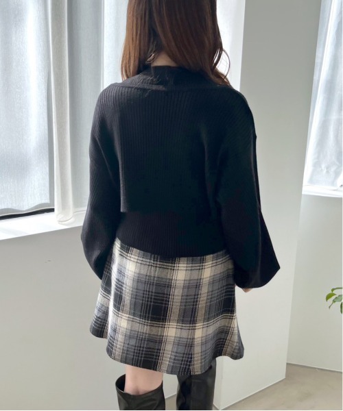 OLIVE des OLIVE（オリーブデオリーブ）の「クロップドトップス×インナー（ニット/セーター・レディース・ブラック/オフホワイト/サックスブルー・FREE）」の19枚目の写真