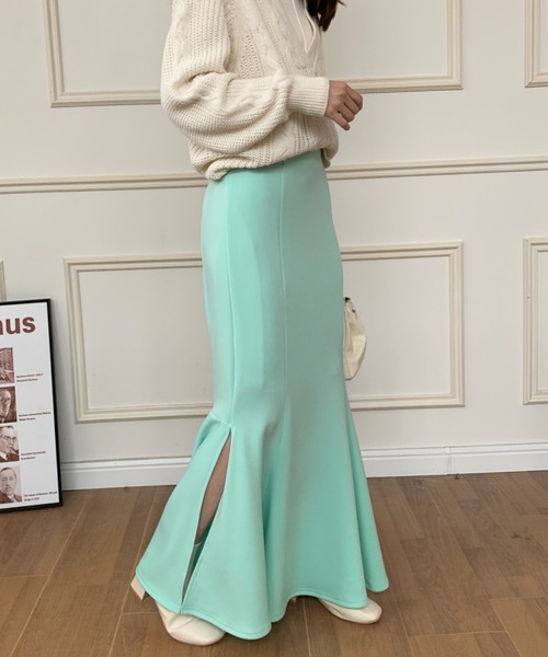 ECLIN(エクラン)の「スリットマーメイドロングスカート(スカート・レディース・ブラック/グレー/ブラウン/ベージュ/グリーン・S/M/L)」の2枚目の写真