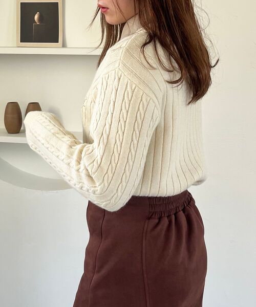 MAJESTIC LEGON（マジェスティックレゴン）の「ポイントロゴミニケーブルニット（ニット/セーター・レディース・ベージュ/グリーン/アイボリー・MEDIUM）」の8枚目の写真