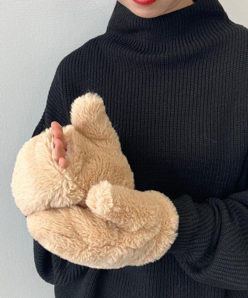 LEPSIM(レプシィム)の「フェイクファーミトン 122716(手袋・レディース・ブラウン/ベージュ系その他・ONE SIZE)」の3枚目の写真
