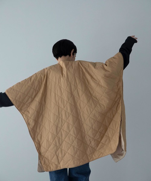 marjour（マージュール）の「PADDING PONCHO（その他アウター・レディース・テラコッタ/ホワイト系/ベージュ・M）」の4枚目の写真