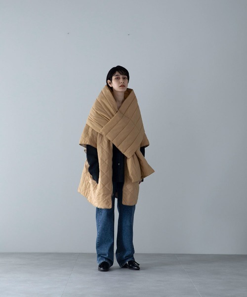 marjour（マージュール）の「PADDING PONCHO（その他アウター・レディース・テラコッタ/ホワイト系/ベージュ・M）」の7枚目の写真