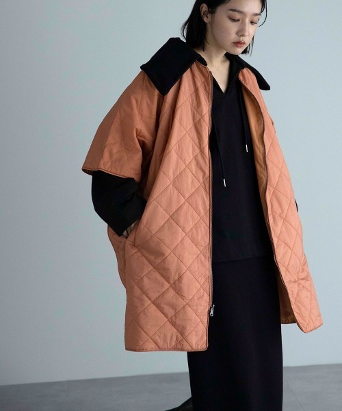 marjour（マージュール）の「PADDING PONCHO（その他アウター・レディース・テラコッタ/ホワイト系/ベージュ・M）」の11枚目の写真