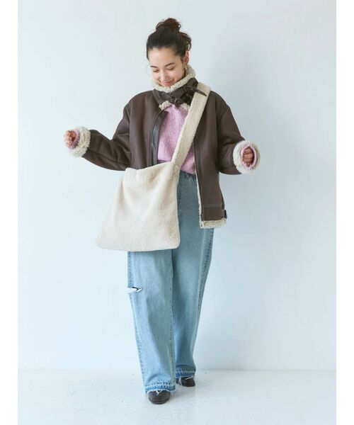 Ungrid（アングリッド）の「フェイクムートンボアブルゾン（ブルゾン・レディース・ブラック/ダークブラウン・SMALL/MEDIUM）」の4枚目の写真