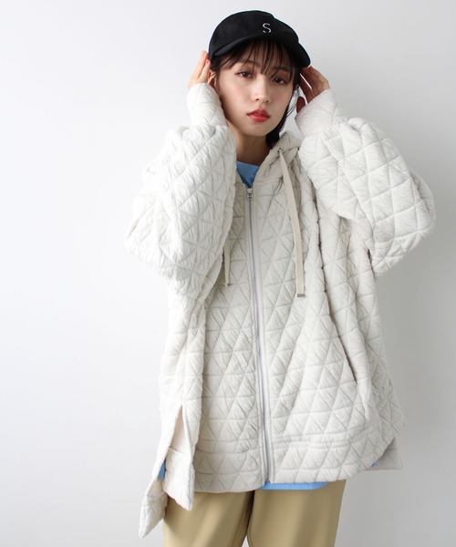 GeeRA(ジーラ)の「柔らかキルティングカットソーパーカー(パーカー・レディース・ブラック/アイボリー・MEDIUM/LARGE)」の8枚目の写真