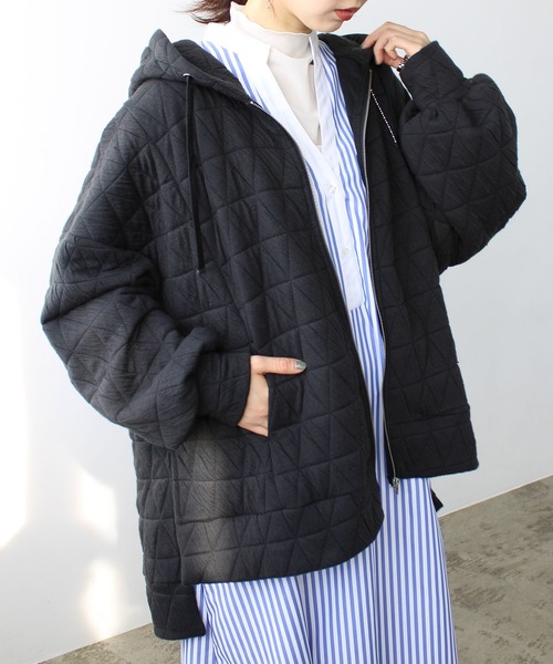 GeeRA(ジーラ)の「柔らかキルティングカットソーパーカー(パーカー・レディース・ブラック/アイボリー・MEDIUM/LARGE)」の18枚目の写真