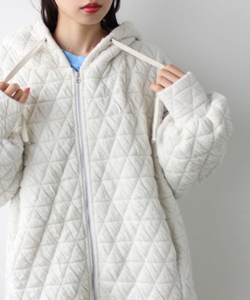 GeeRA(ジーラ)の「柔らかキルティングカットソーパーカー(パーカー・レディース・ブラック/アイボリー・MEDIUM/LARGE)」の17枚目の写真