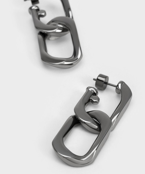 CHARLES & KEITH（チャールズ & キース）の「Gabine ガビーヌ チェーンリンクドロップピアス（ピアス（両耳用）・レディース・ゴールド系その他/ゴールド/ブラック/マルチ/シルバー・FREE）」の6枚目の写真