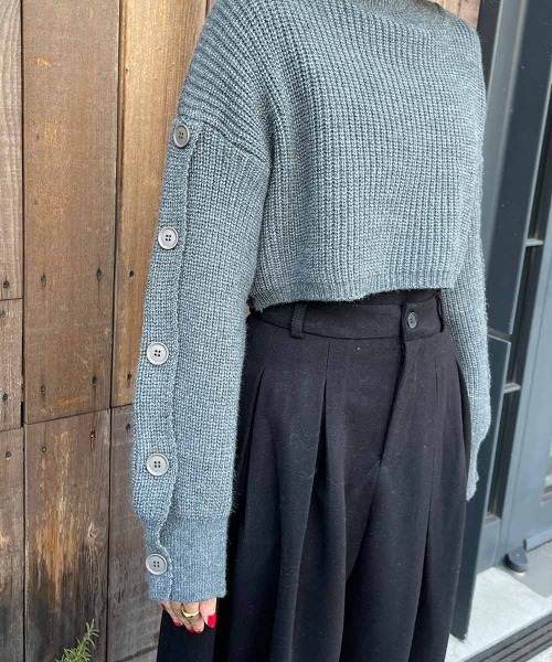 esutoreja（エストレジャ）の「ボタンドスリーブショートニット（ニット/セーター・レディース・グレー/レッド系/ブラック・FREE）」の13枚目の写真